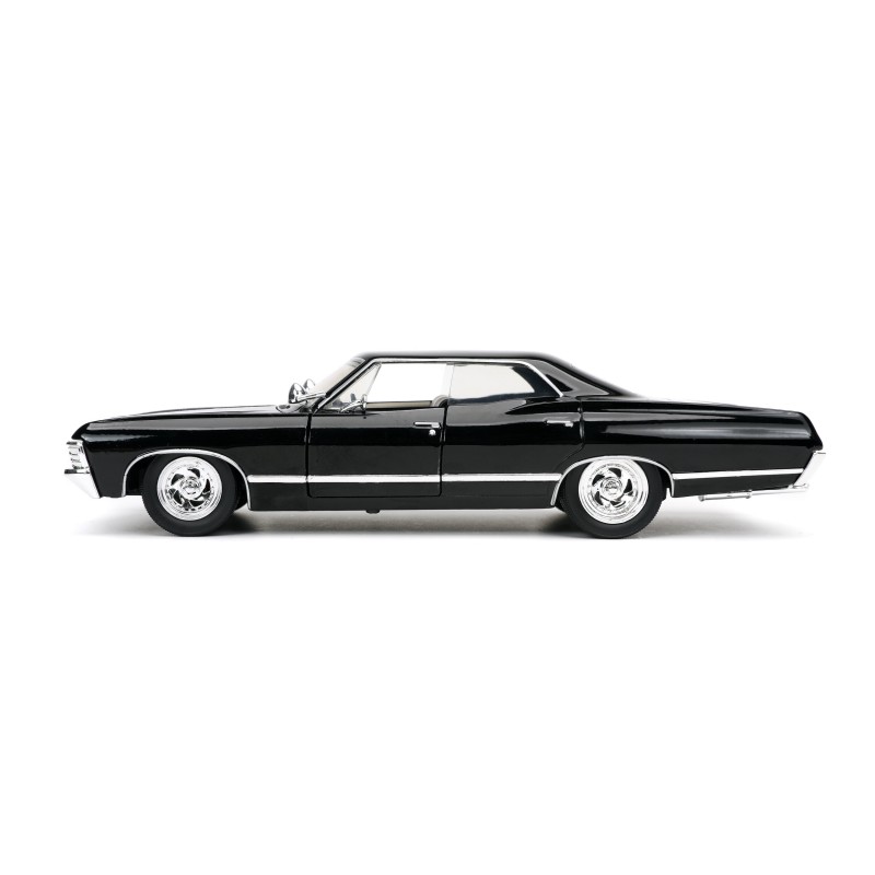 Chevrolet Impala W/Dean Winchester Figure HOLLYWOOD RIDES 1967
