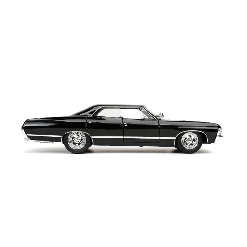 Chevrolet Impala W/Dean Winchester Figure HOLLYWOOD RIDES 1967