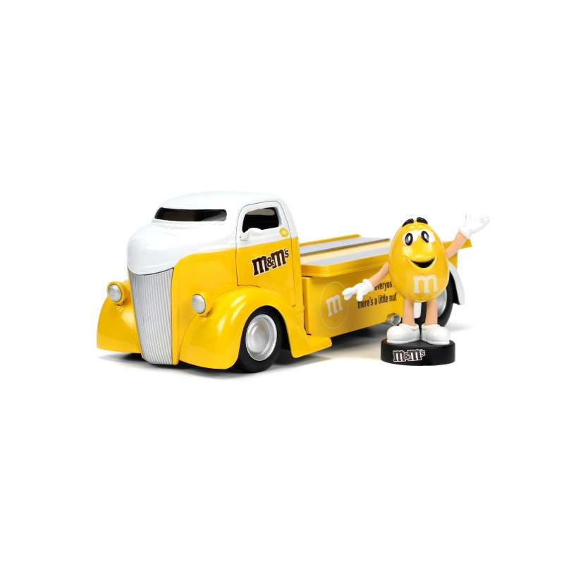 Ford COE Flatbed W/M&M's Yellow Figure HOLLYWOOD RIDES 1947